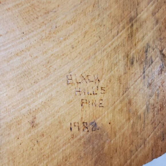 Vintage 1982 Jesus Christ Painting On Black Hills Pine Bark Wall Art 18.5" x 10" - Picture 6 of 12